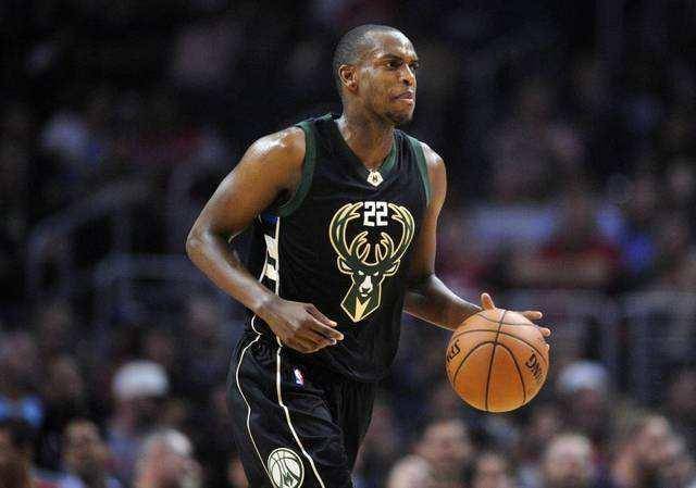 都占尽上风 都占尽上风